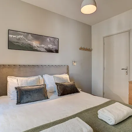 Apartment La Roseraie, Alpes Agency, Central Chamonix, Sleeps 2-3 Chamonix