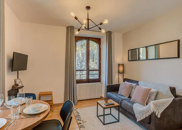 Apartamento Apartment La Roseraie, Alpes Agency, Central Chamonix, Sleeps 2-3 *