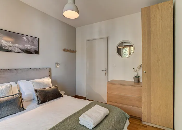 Apartment La Roseraie, Alpes Agency, Central Chamonix, Sleeps 2-3 Apartamento