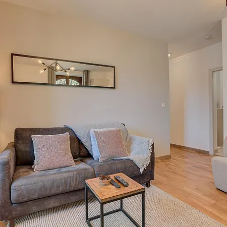 Apartment La Roseraie, Alpes Agency, Central Chamonix, Sleeps 2-3 Apartamento Chamonix