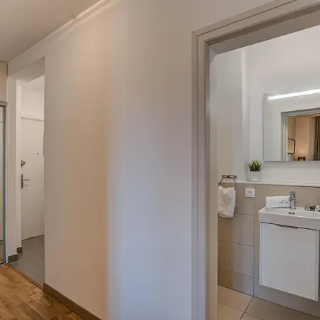 La Roseraie - Alpes Travel - *