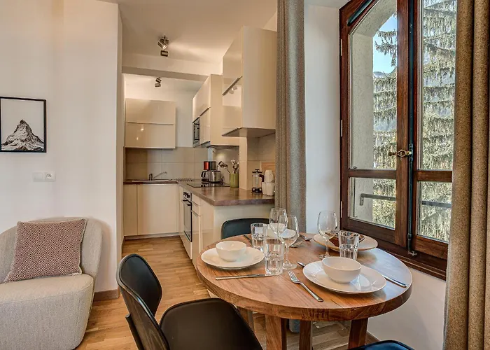 Apartamento Apartment La Roseraie, Alpes Agency, Central Chamonix, Sleeps 2-3 *